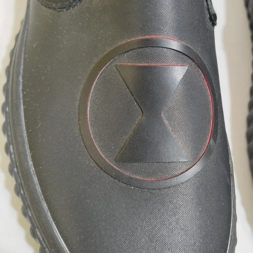 Vans Off The Wall Unisex X Marvel Leather Slip-On Shoes Black Widow 5 6.5 - Picture 8 of 11